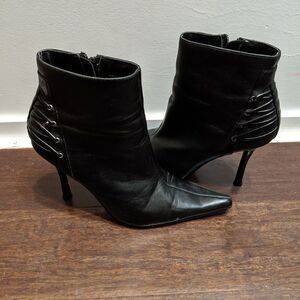 Baker's Samantha leather bootie black size 8